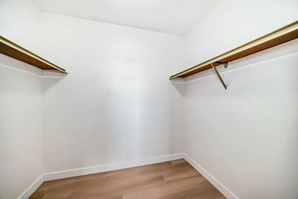 2511 38 Street NE, #10