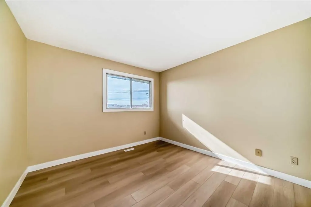 2511 38 Street NE, #10