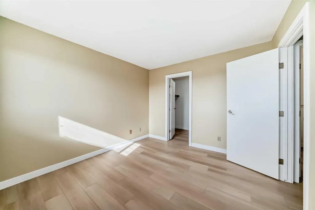 2511 38 Street NE, #10
