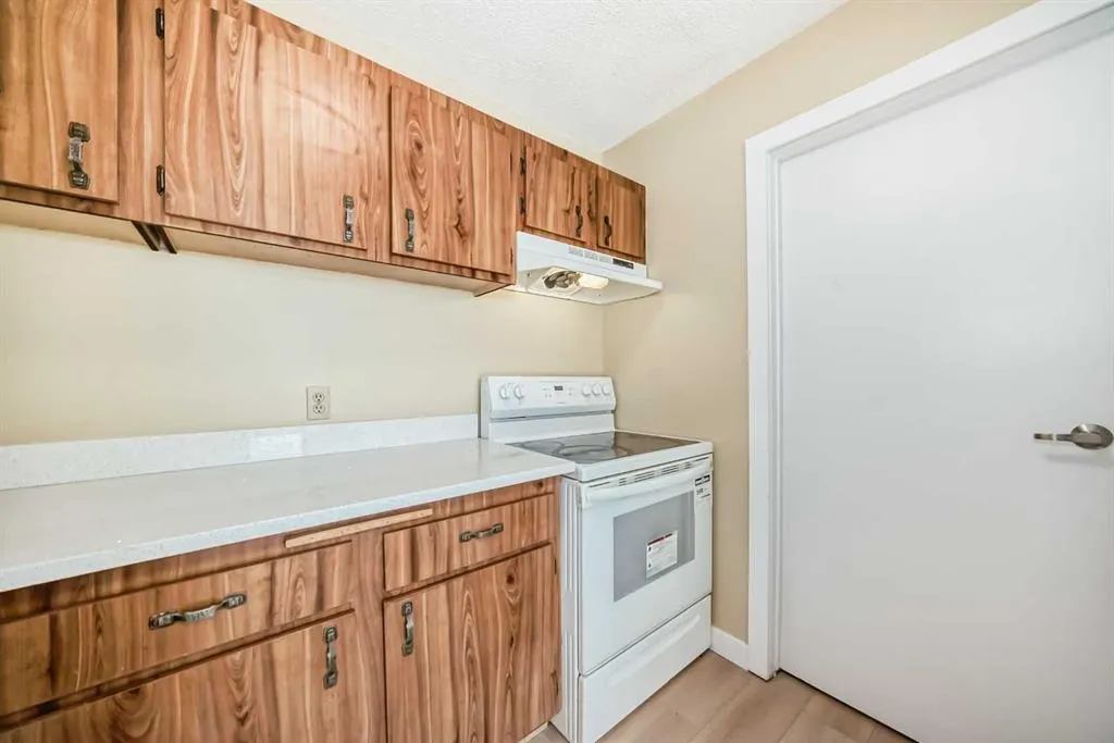 2511 38 Street NE, #10
