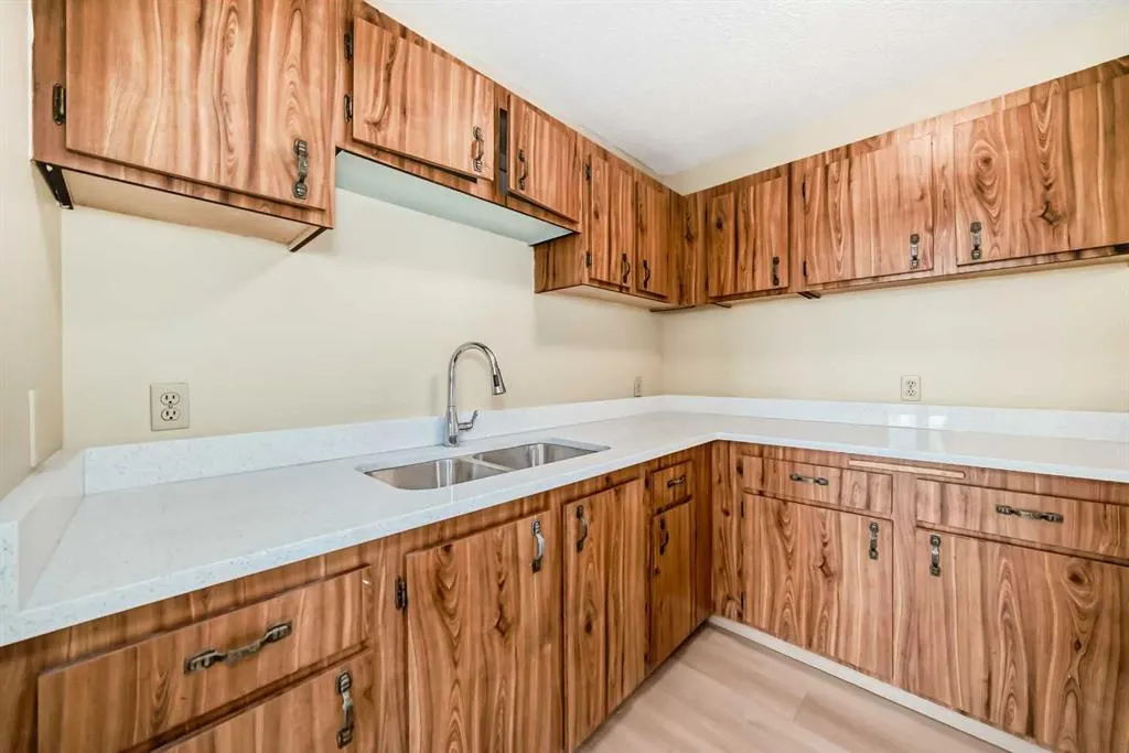 2511 38 Street NE, #10