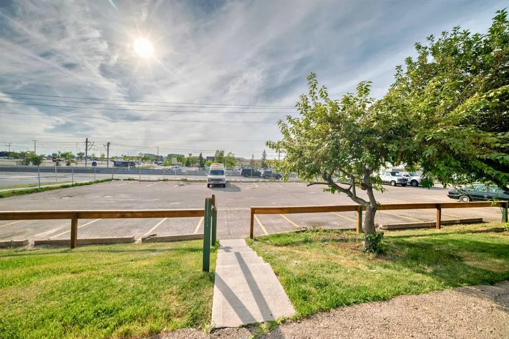 2511 38 Street NE, #10