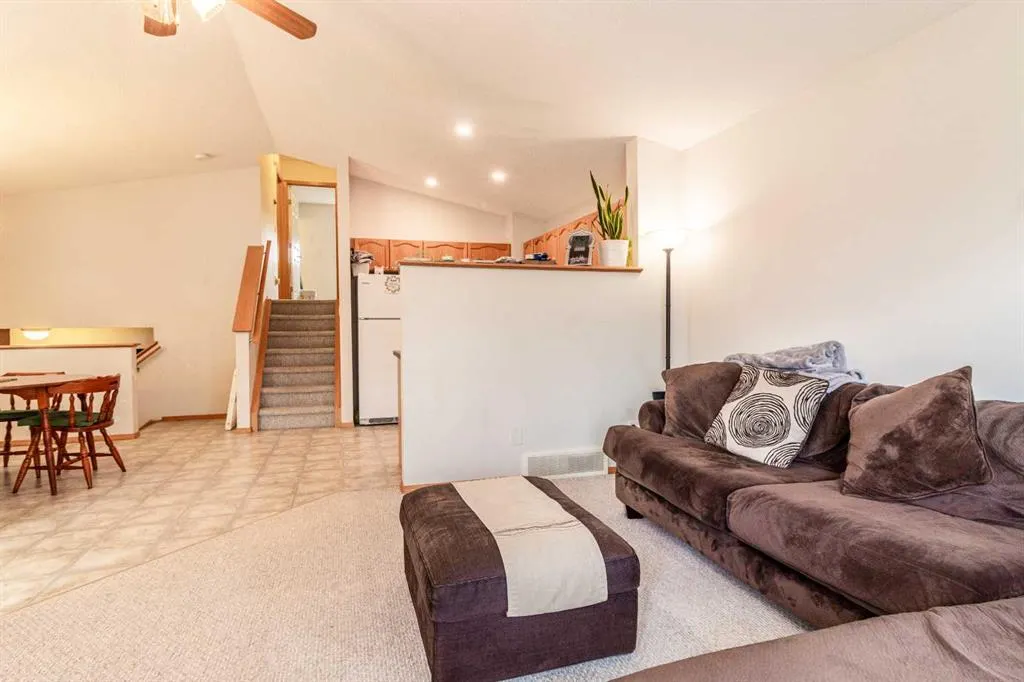 39 Saddlemont Manor NE