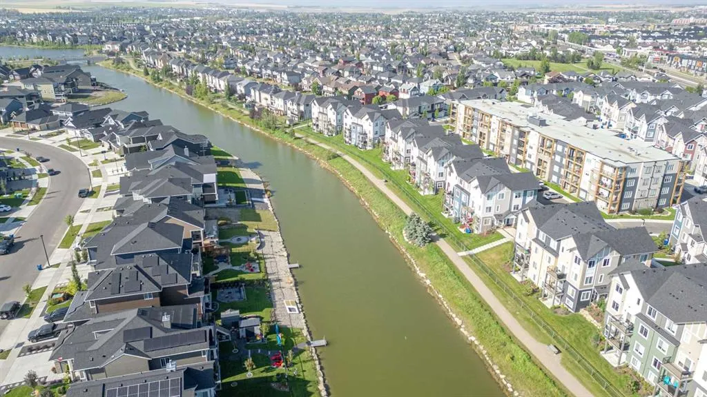 298 Canals Crossing