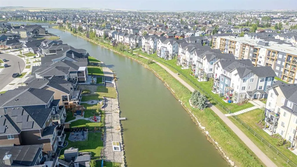 298 Canals Crossing
