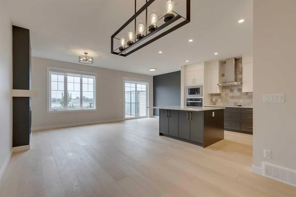 167 Greenwich Drive NW