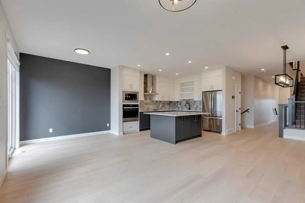 167 Greenwich Drive NW