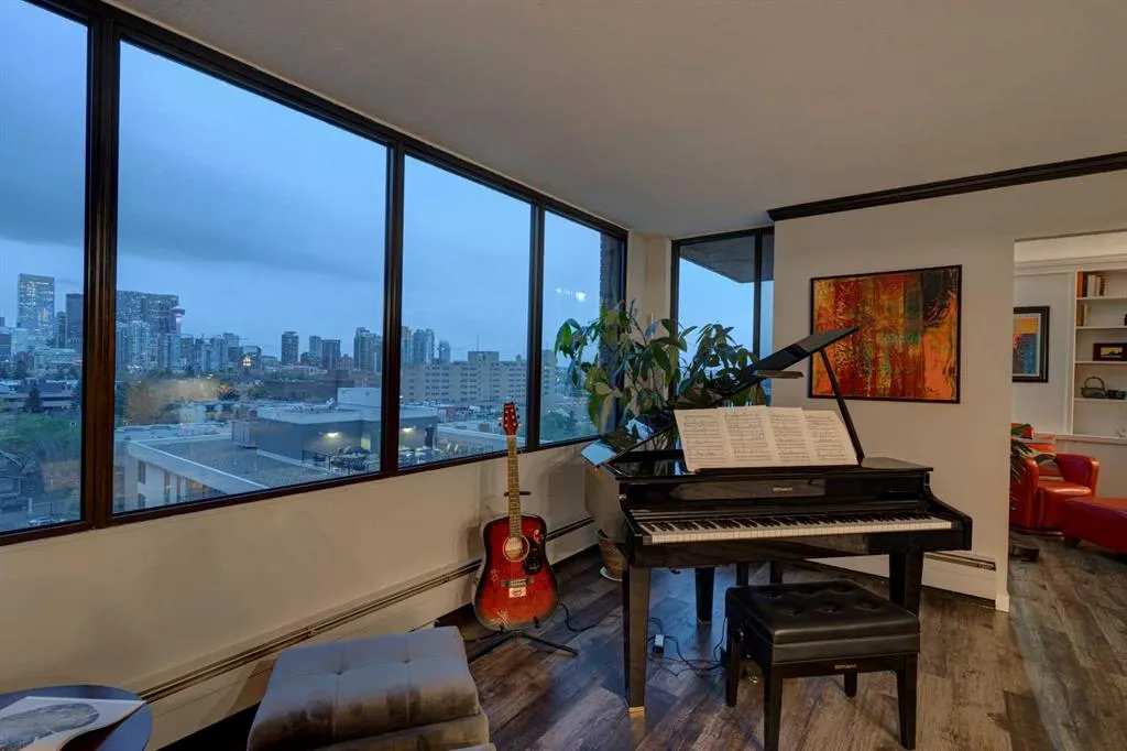 330 26 Avenue SW, #901