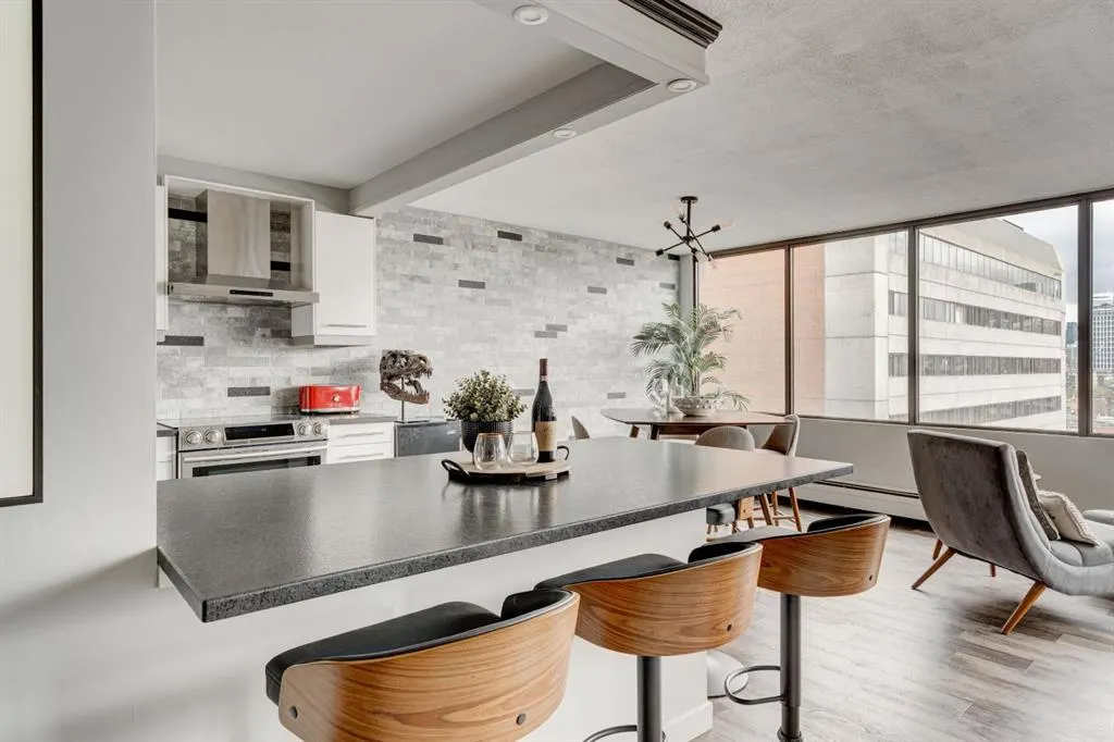 330 26 Avenue SW, #901