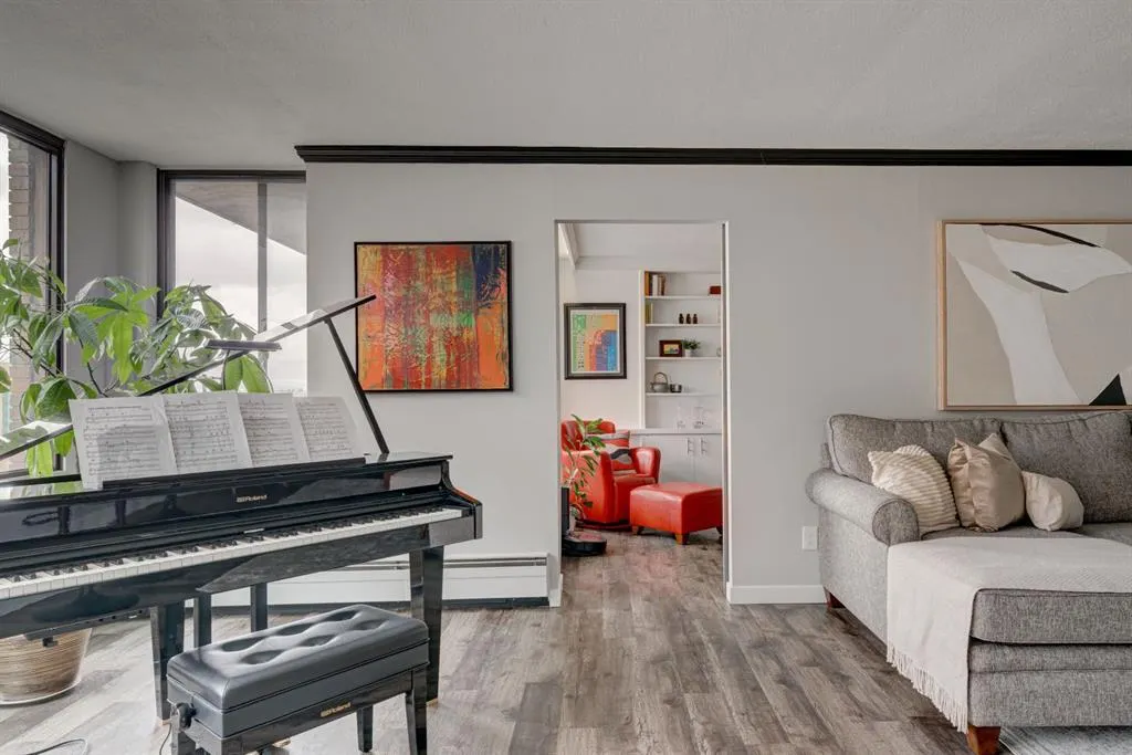 330 26 Avenue SW, #901
