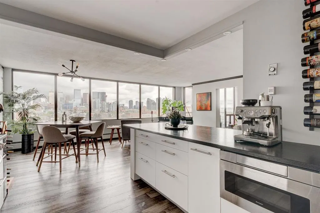 330 26 Avenue SW, #901