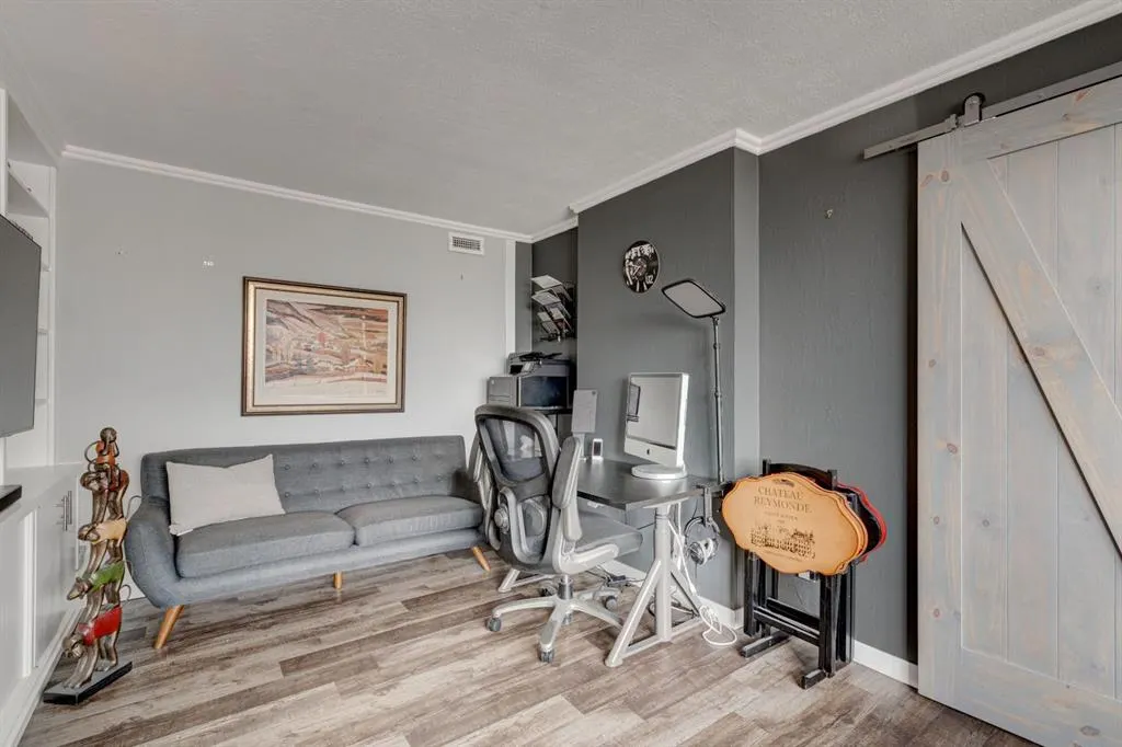 330 26 Avenue SW, #901