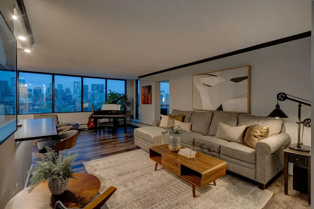 330 26 Avenue SW, #901