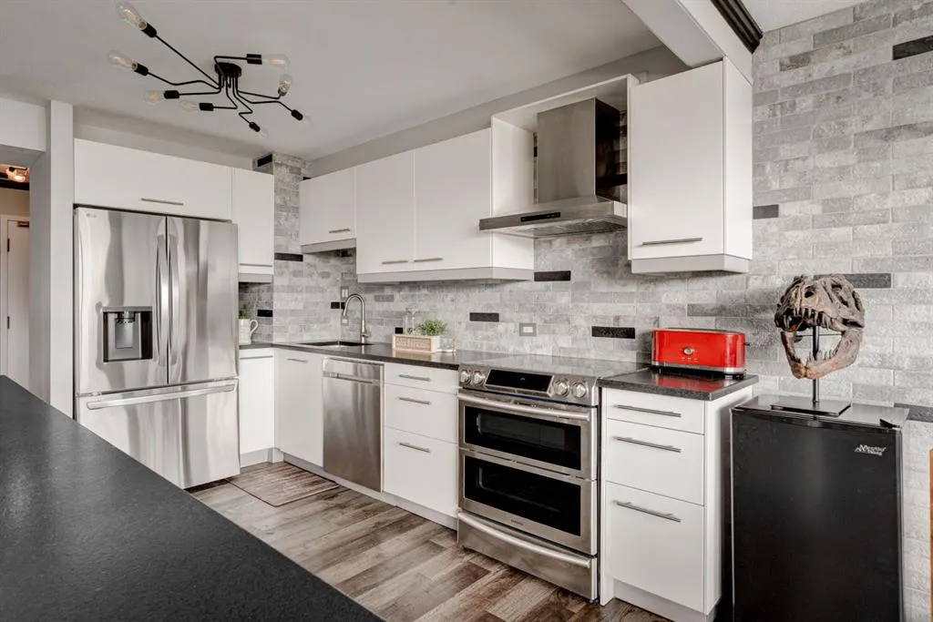 330 26 Avenue SW, #901