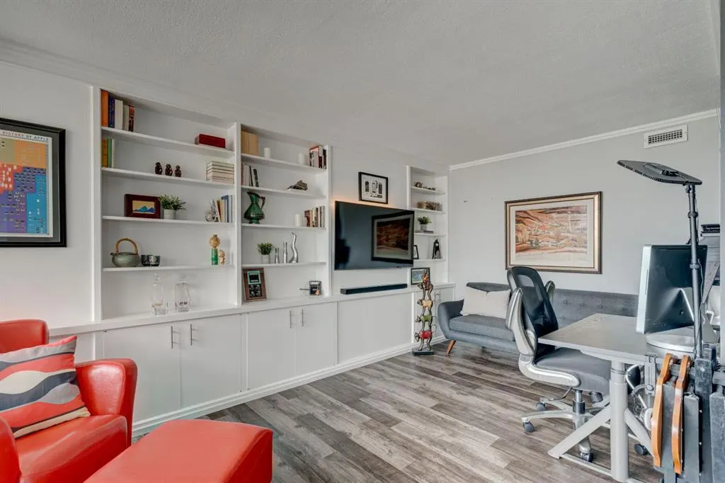 330 26 Avenue SW, #901