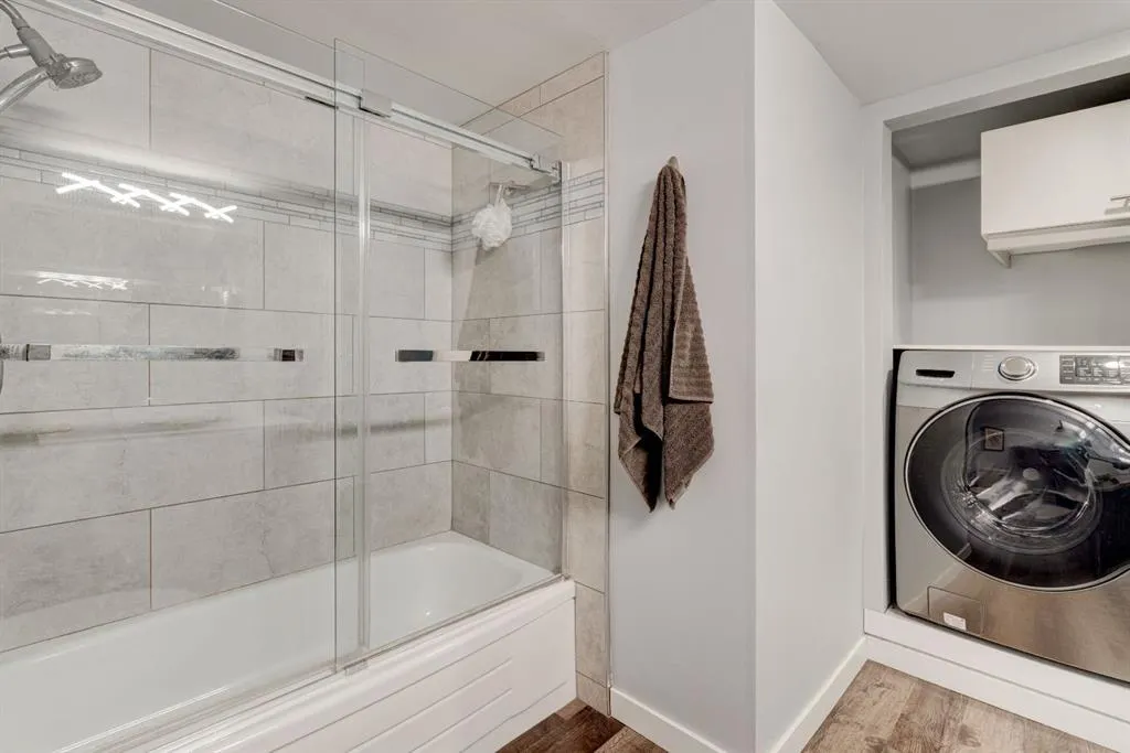 330 26 Avenue SW, #901