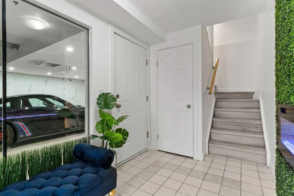 402 2 Avenue NE, #102