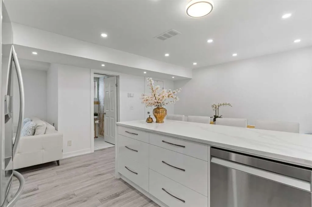 402 2 Avenue NE, #102