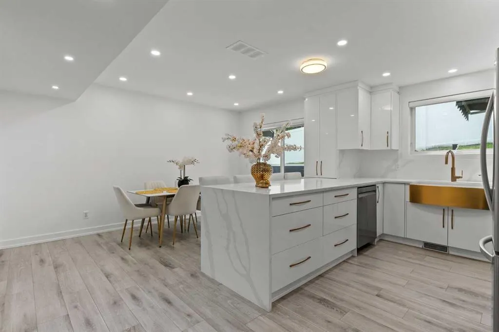 402 2 Avenue NE, #102
