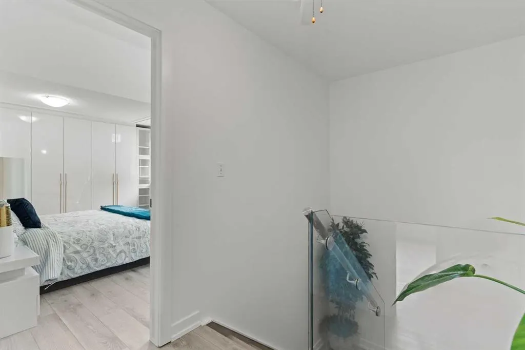 402 2 Avenue NE, #102