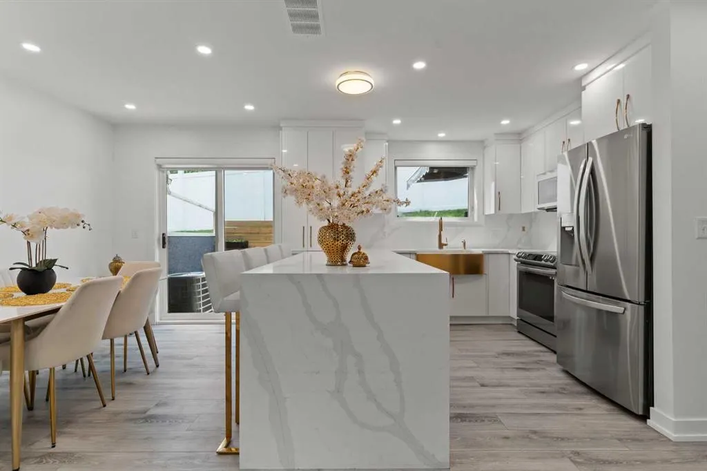 402 2 Avenue NE, #102