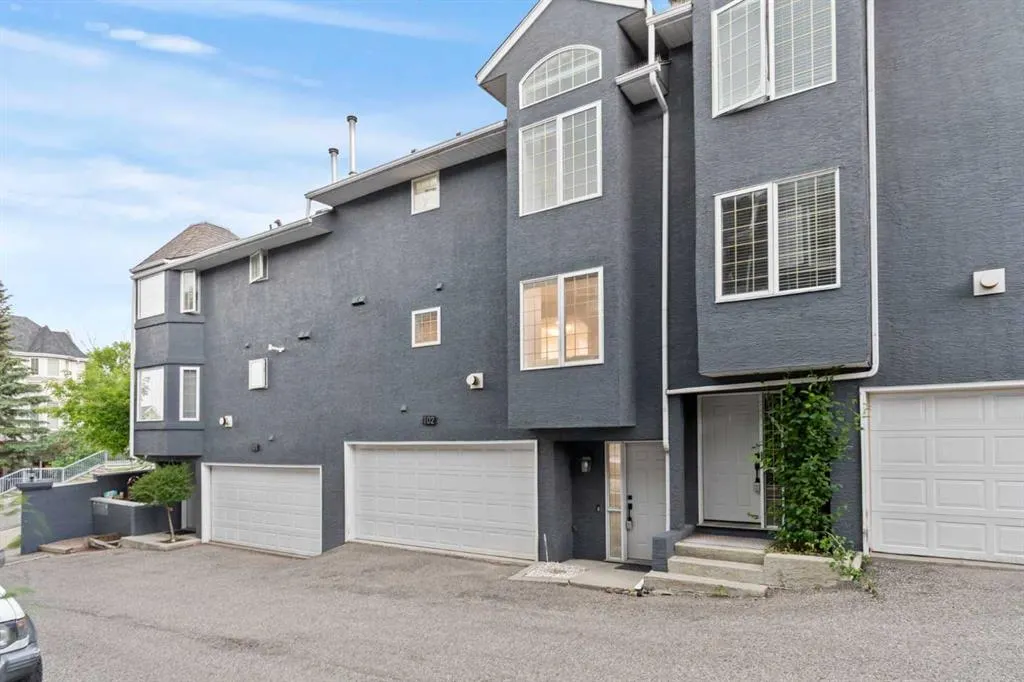 402 2 Avenue NE, #102
