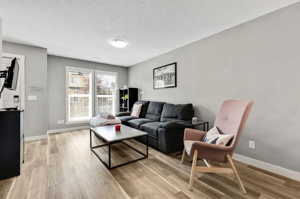 220 Mckenzie Towne Close SE