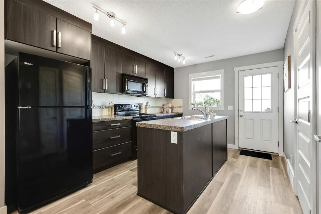 220 Mckenzie Towne Close SE