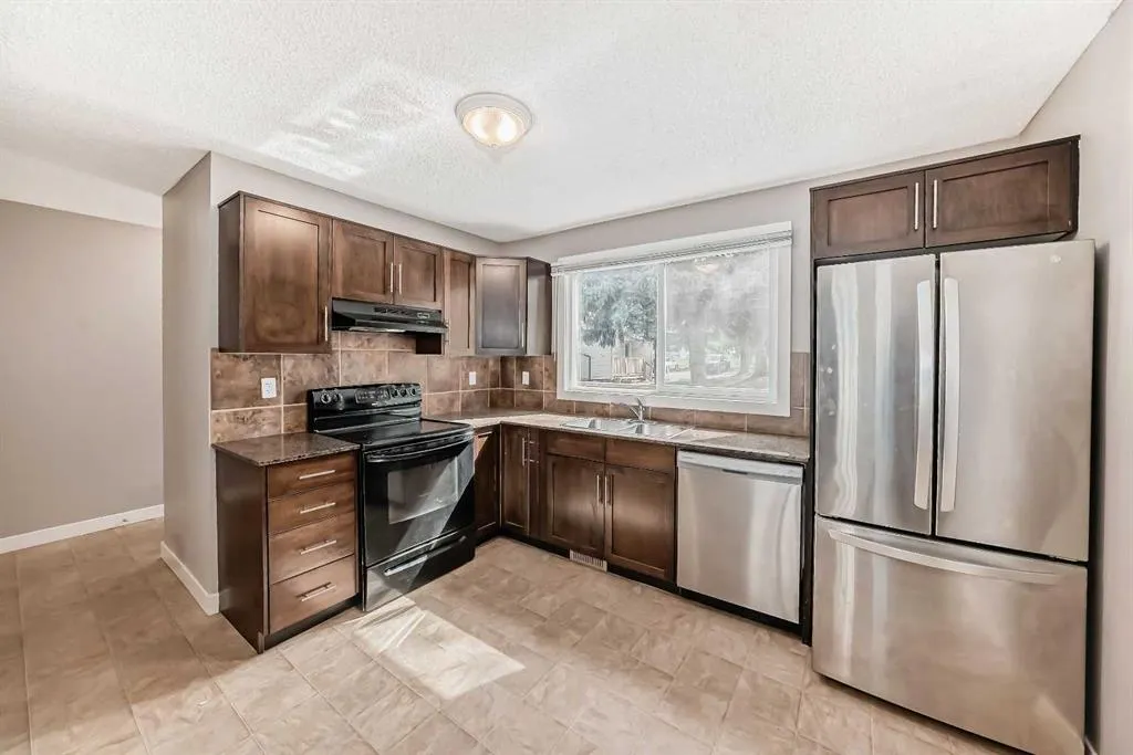 275 Columbia Boulevard W, #12