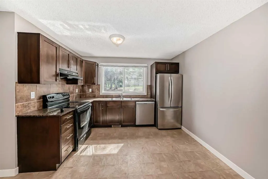 275 Columbia Boulevard W, #12