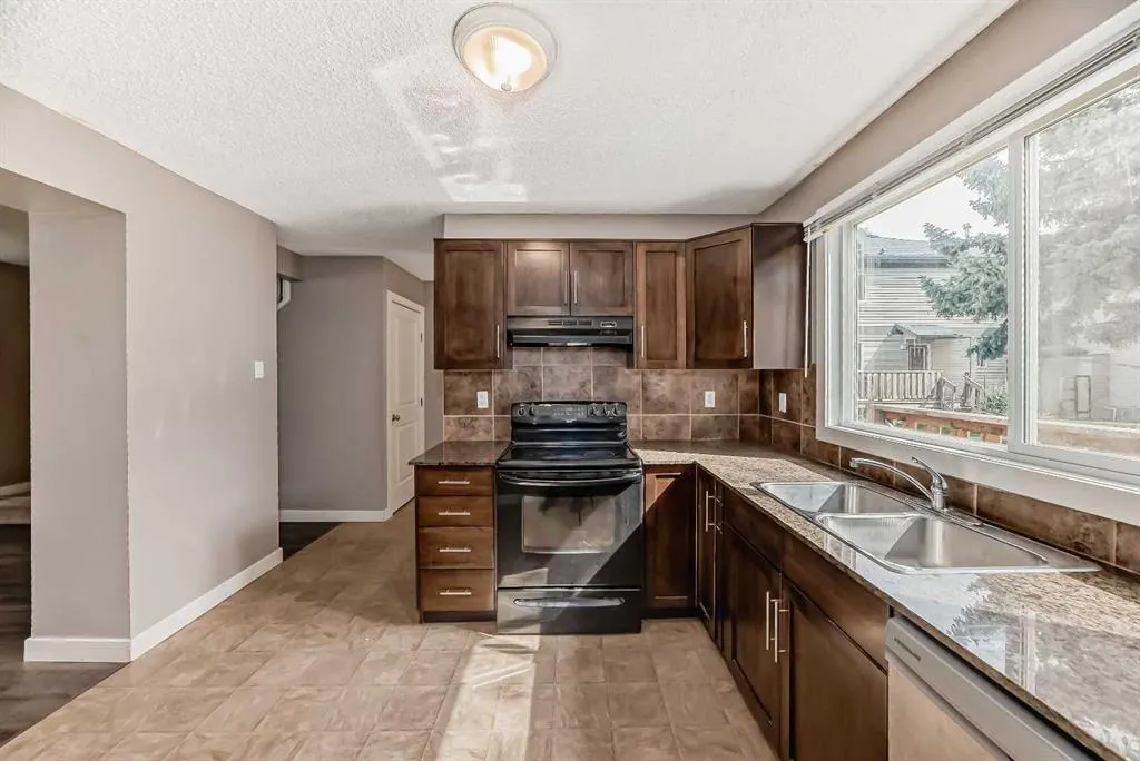 275 Columbia Boulevard W, #12