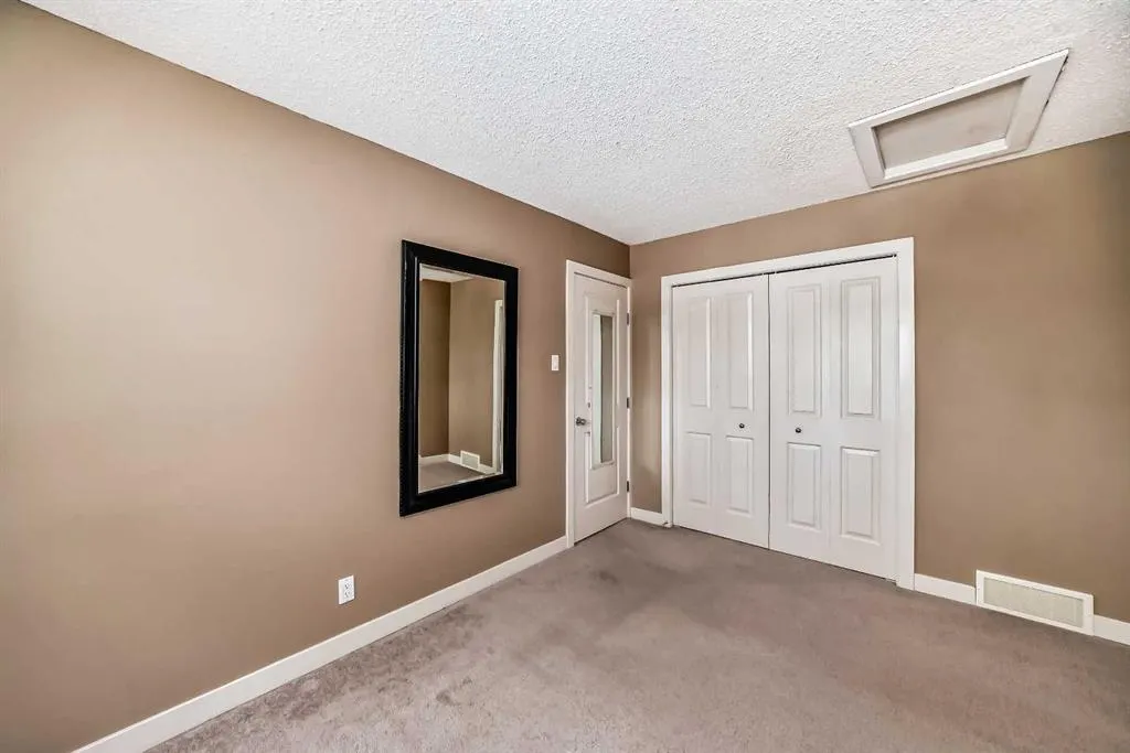 275 Columbia Boulevard W, #12