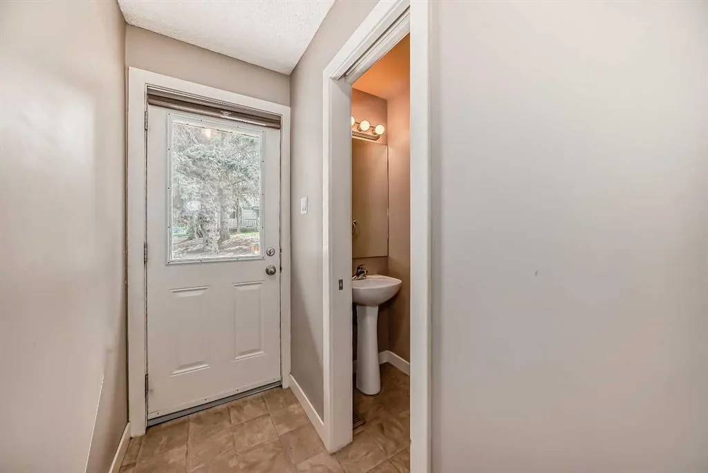 275 Columbia Boulevard W, #12