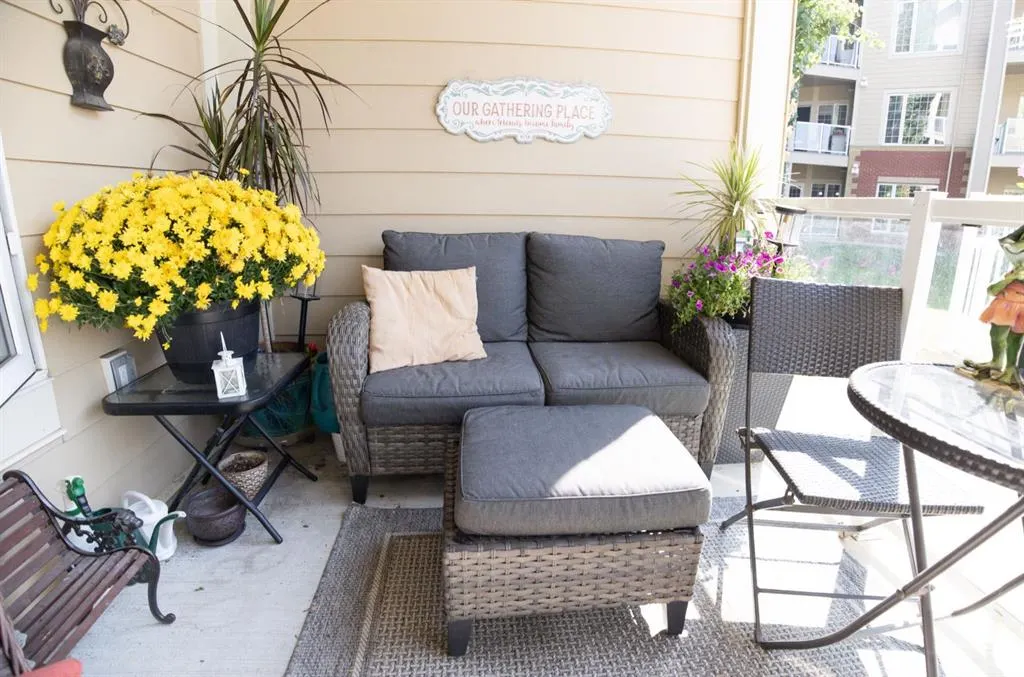 6 Michener Boulevard, ##123
