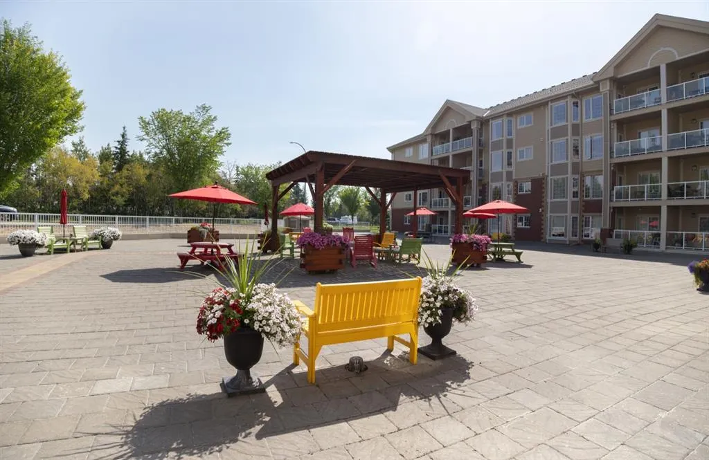 6 Michener Boulevard, ##123