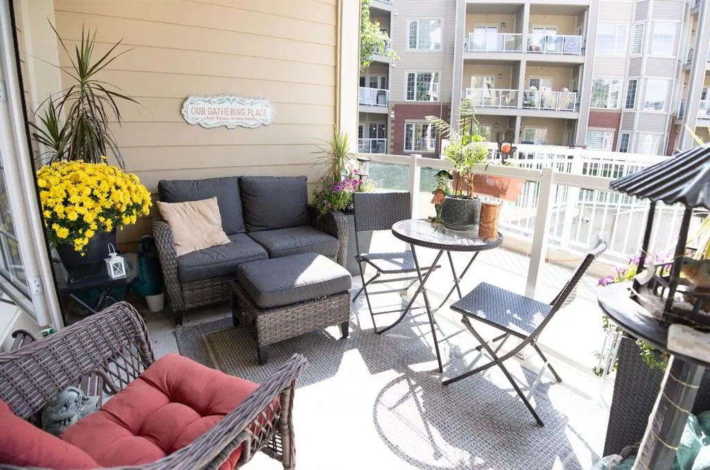 6 Michener Boulevard, ##123