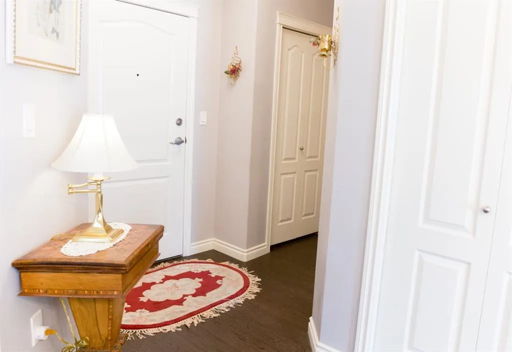 6 Michener Boulevard, ##123