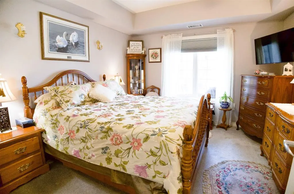 6 Michener Boulevard, ##123