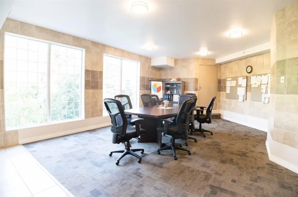 6 Michener Boulevard, ##123