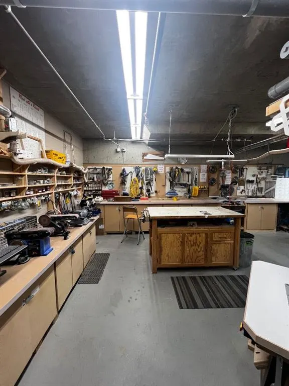 6 Michener Boulevard, ##123