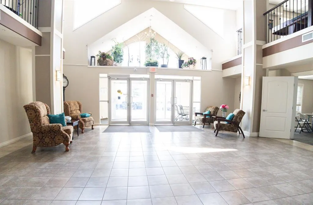 6 Michener Boulevard, ##123