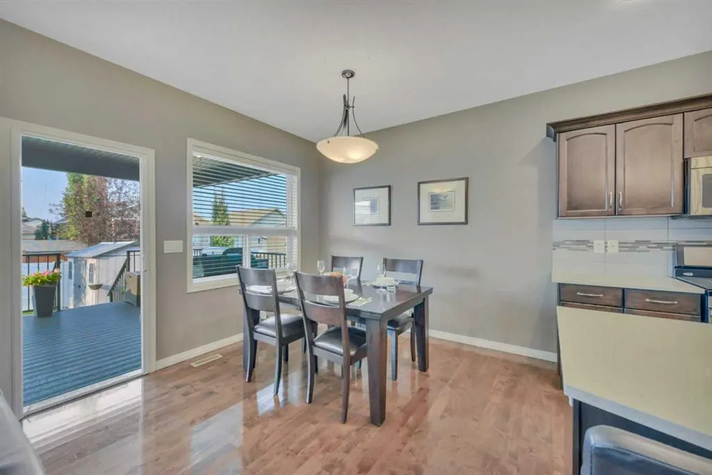 34 Leaside Crescent