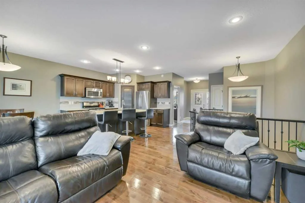 34 Leaside Crescent