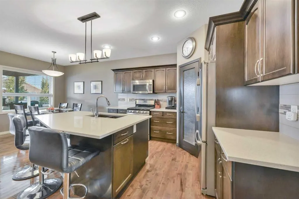 34 Leaside Crescent