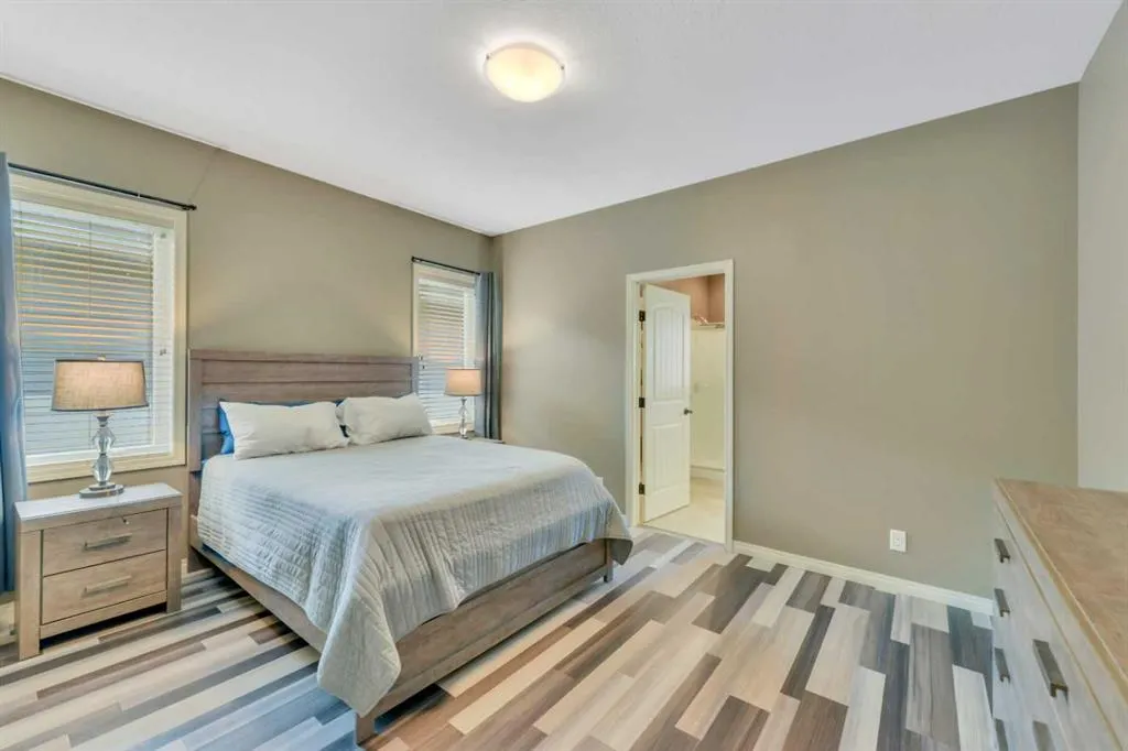 34 Leaside Crescent