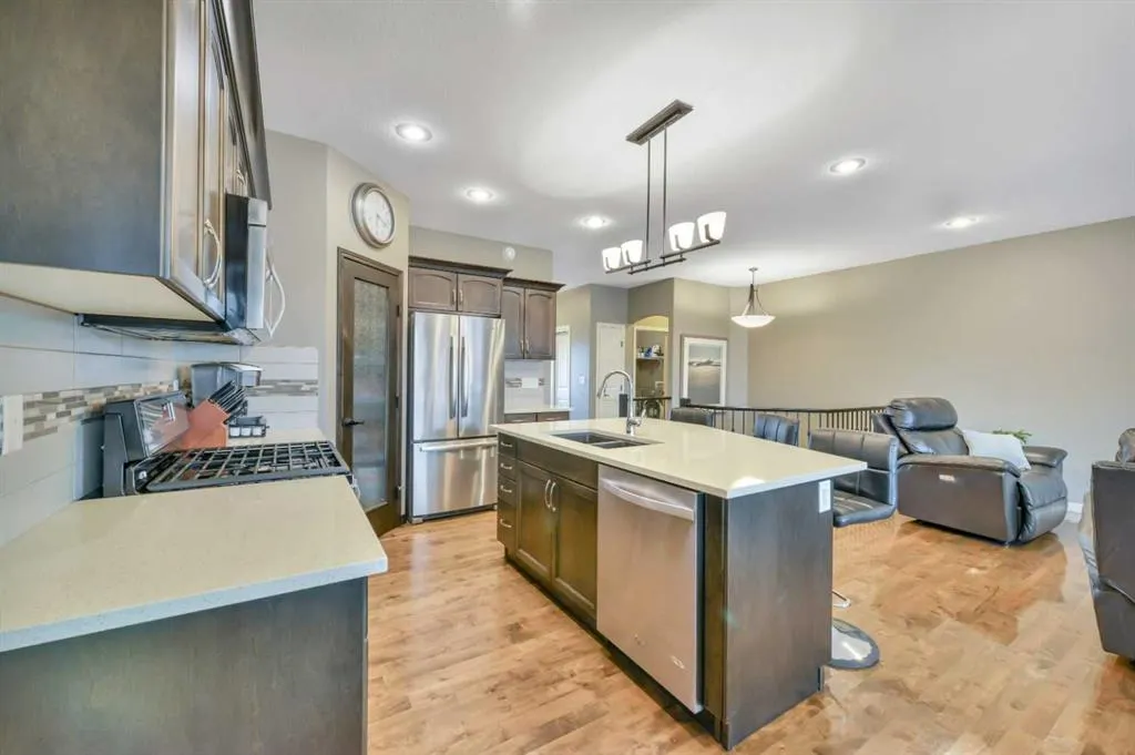 34 Leaside Crescent