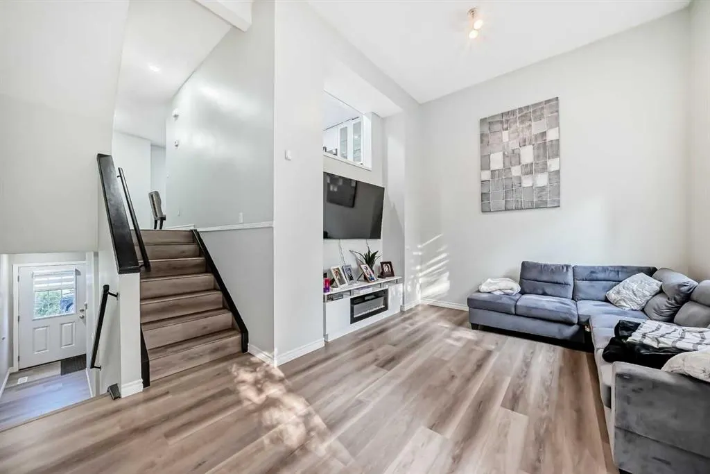 7 Westland Road, #2