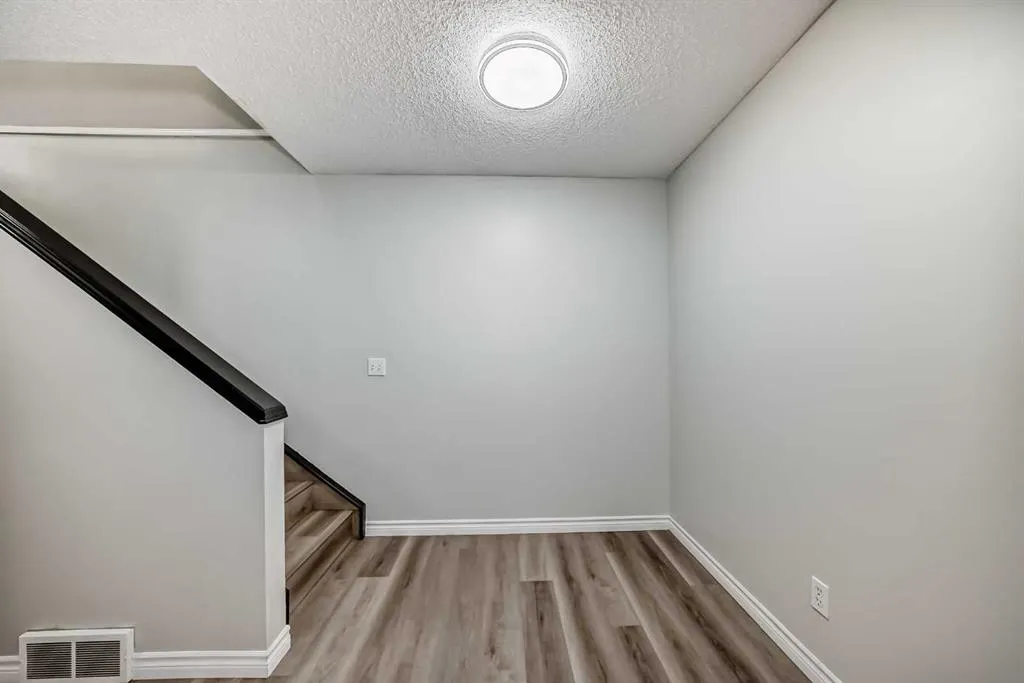 7 Westland Road, #2