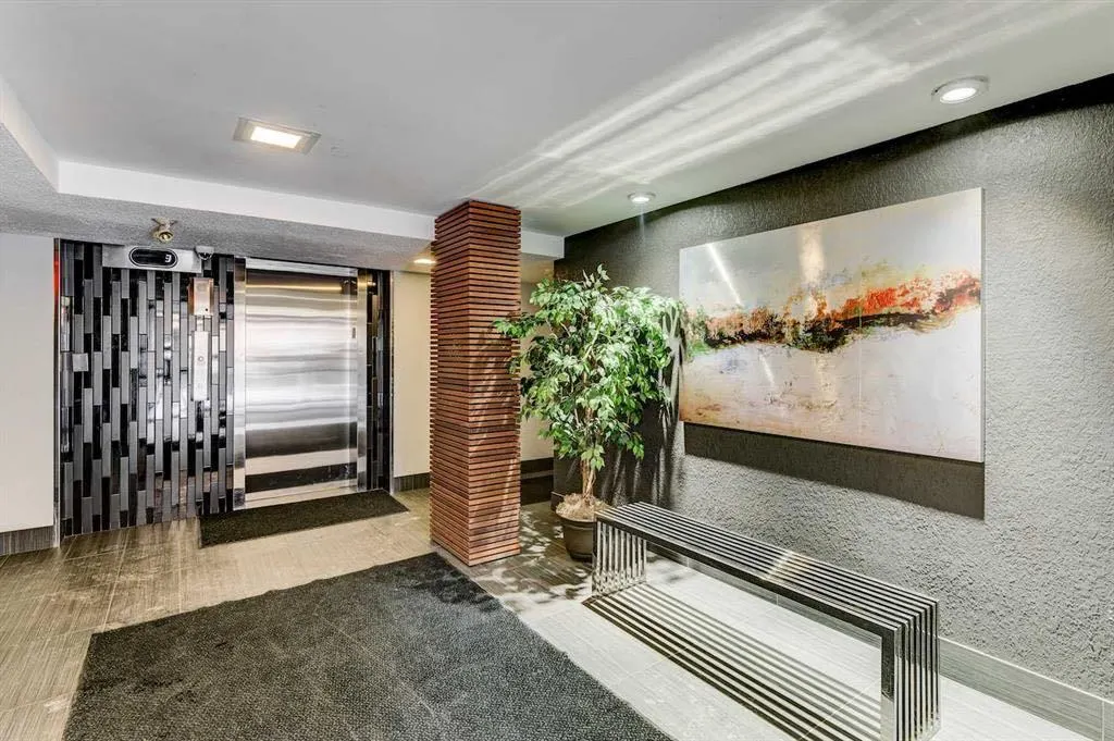 1027 Cameron Avenue SW, #610