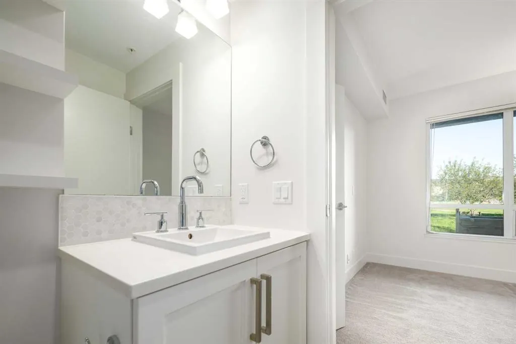 46 9 Street NE, #108
